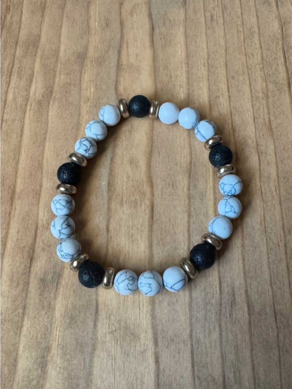 Evolve Mala Howlite & Lava Stone Beaded Bracelet | Calm